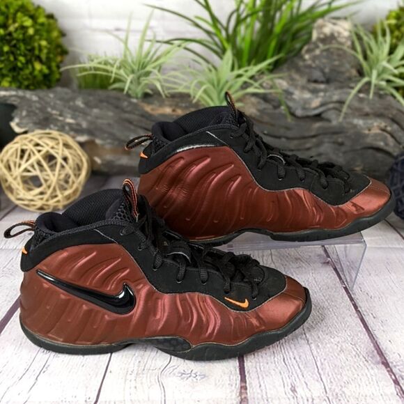 Nike Air Foamposite Pro Hyper Crimson Sneakers - Size 3Y - Picture 3 of 10